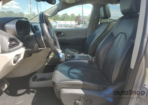 2017 Chrysler Pacifica Limited z USA, uszkodzony, nr VIN 2C4RC1GG9HR660367